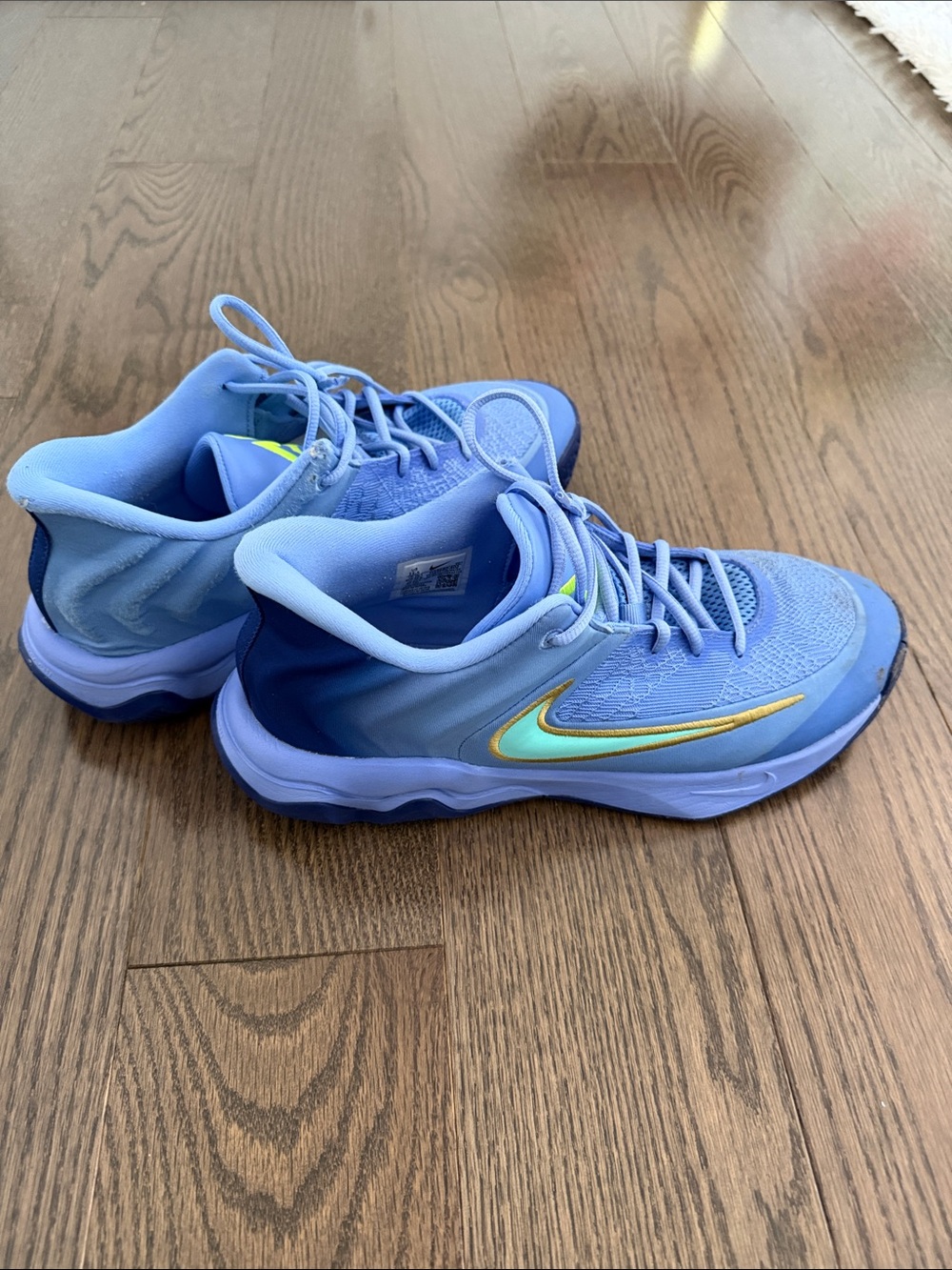 Nike basketball sneakers Giannis size 11.5, worn a few times - Picture 3 of 4